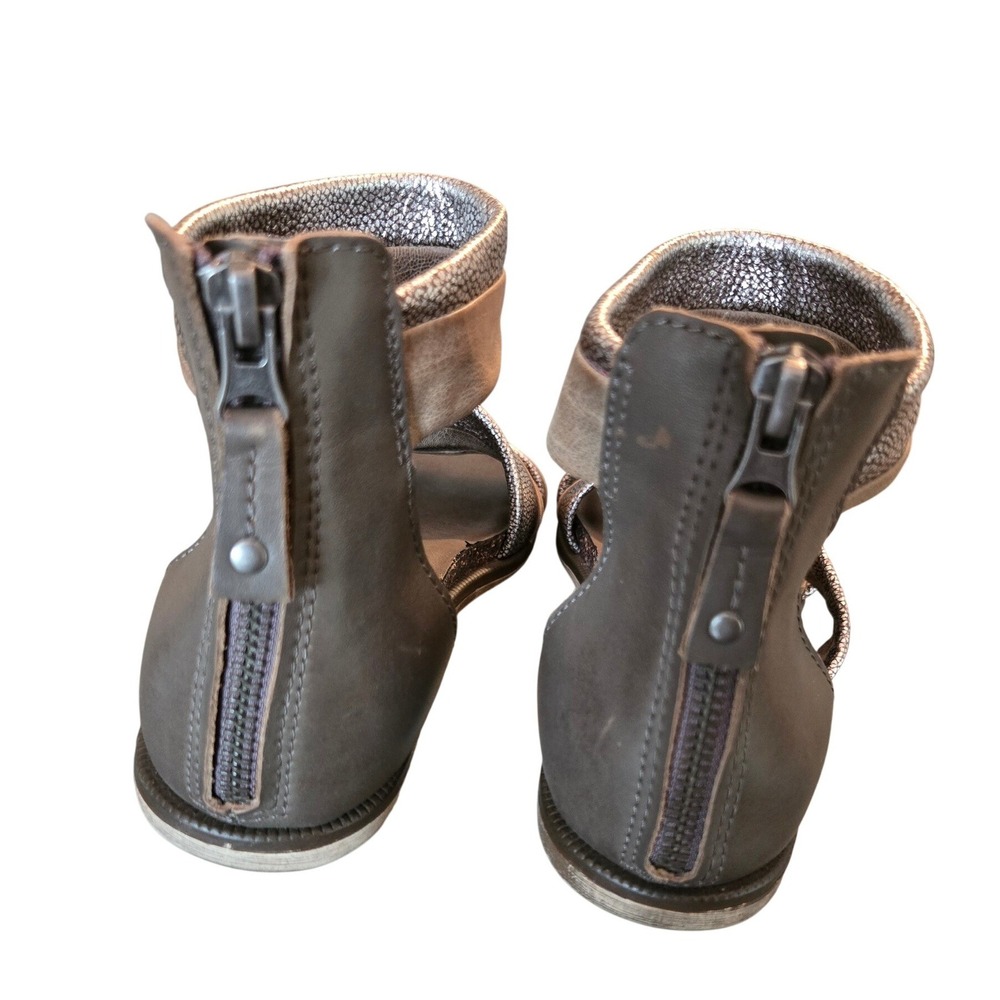 OTBT Leather Sandals Womens Ankle Strap Metallic Boho Comfort Flat Silver 8½ - Picture 5 of 9